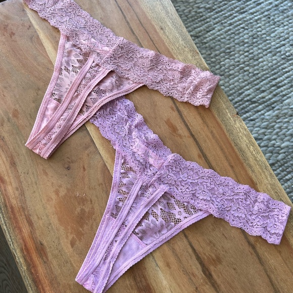 Two new juicy Couture panties / - Picture 3 of 5